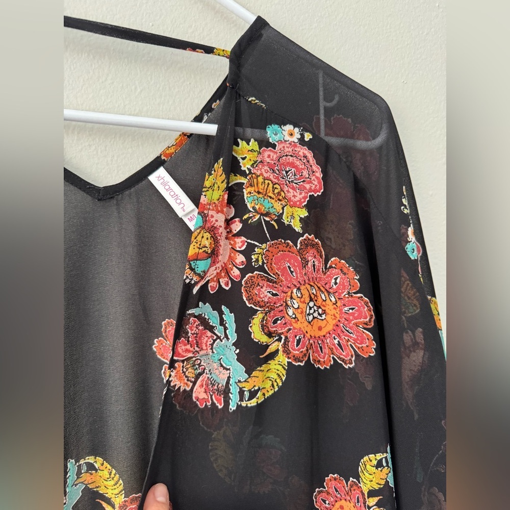 Xhilaration floral open fringe kimono Size M/L - Picture 5 of 7